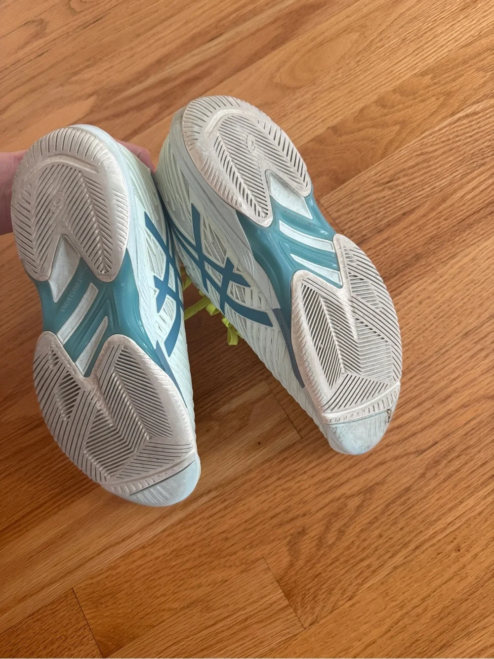 ASICS Solution Speed FF 2 tennis shoes